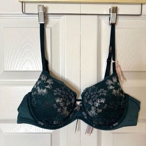 2 PAIRS OF BRAS - VS Elegant Lace Underwire & Red Heart Patterned Bra